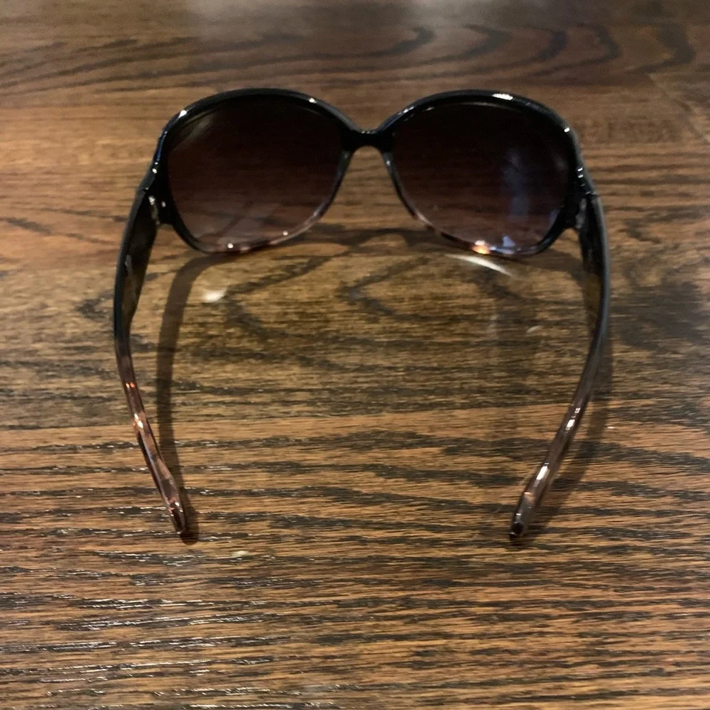 Sunglasses women’s
